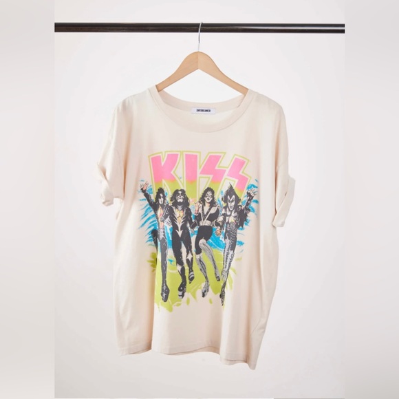 Daydreamer Kiss Destroyer merch tee - Picture 7 of 7